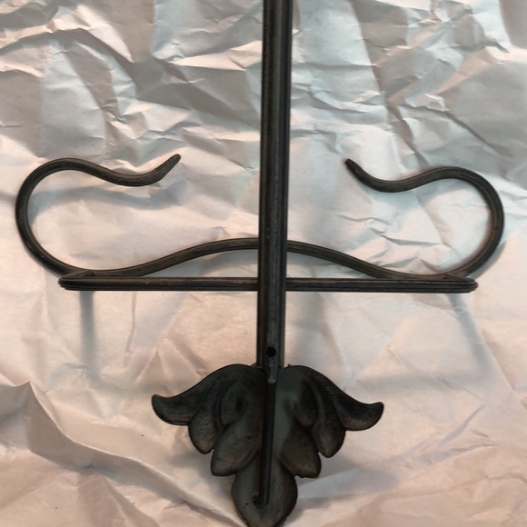 Plate Stand Holder for Wall Hanging Display Rack Hanger Metal Easel 19.5”x13”x2” - Picture 7 of 9